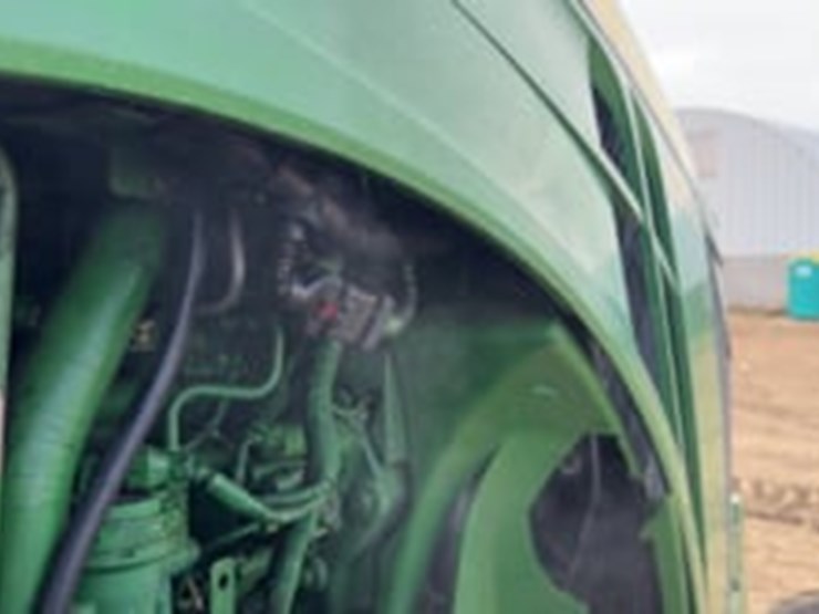 2011-john-deere-8310r-image-39