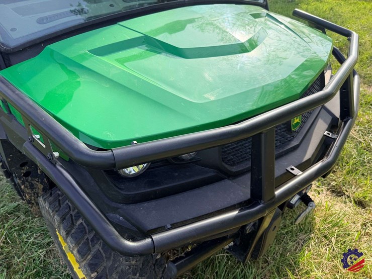 2024-john-deere-gator-xuv-835r-image-11