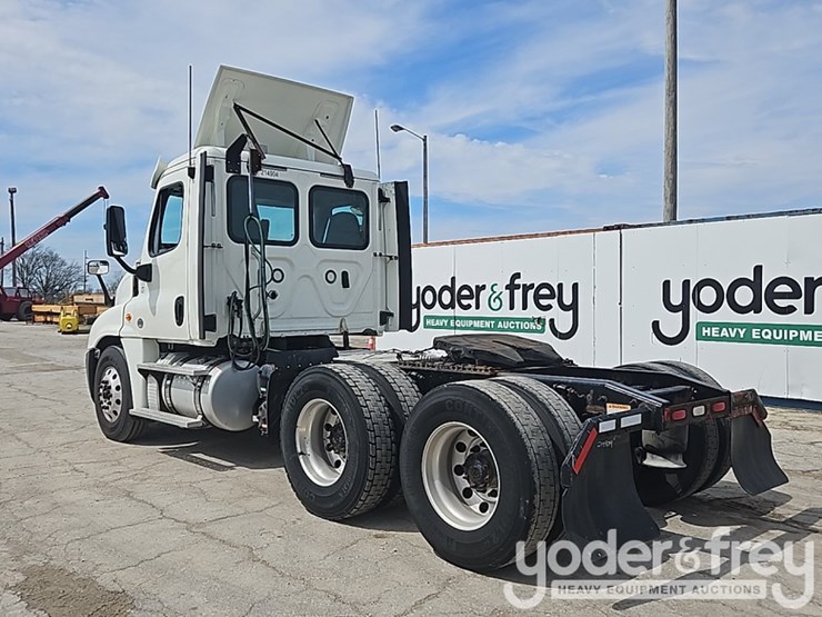 2019-freightliner-cascadia-125-image-4