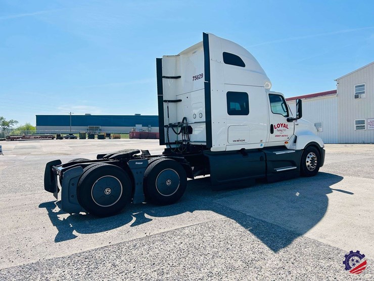 2024-international-lt62f-t/a-truck-tractor-image-3
