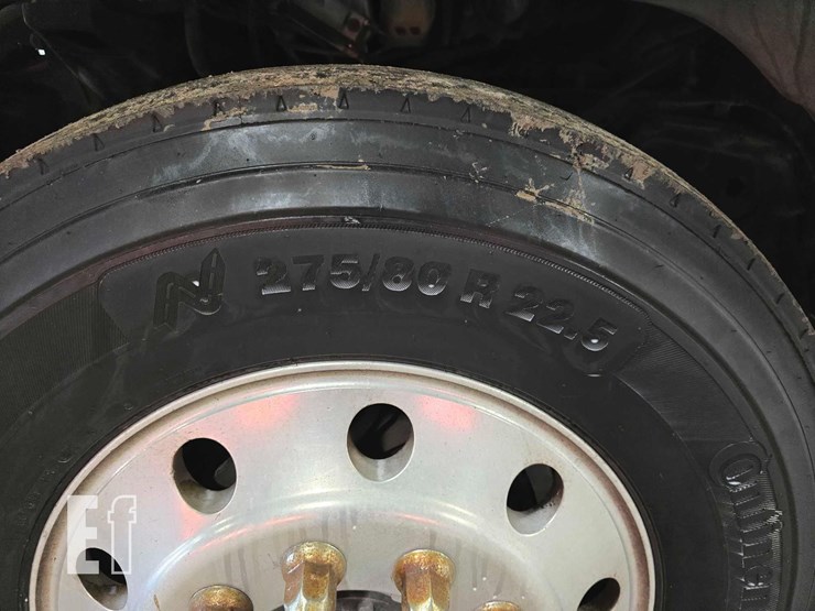 2013-peterbilt-384-image-26