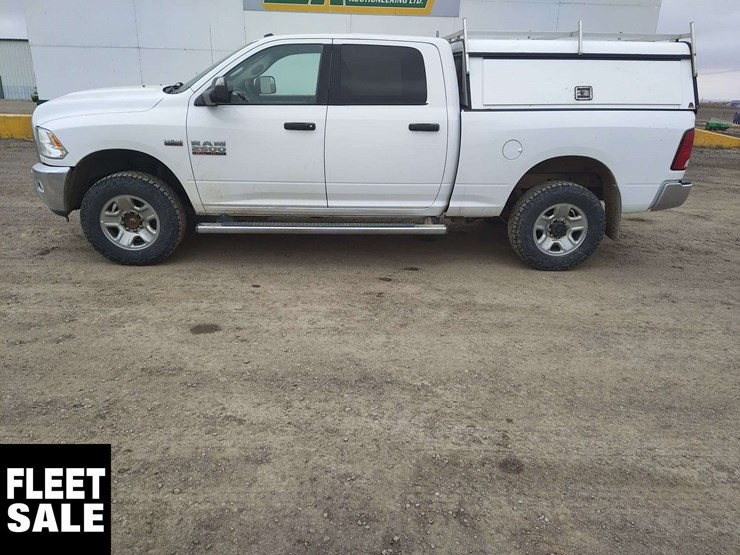 2018-dodge-2500-image-2