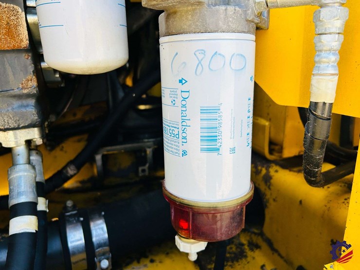 2015-komatsu-pc210-lc-image-39