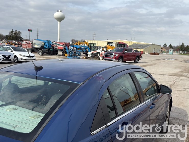 2010-chrysler-sebring-image-21