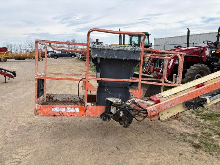 2014-jlg-400s-image-3