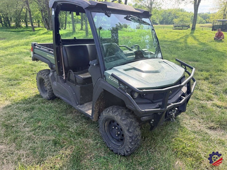 2019-john-deere-gator-xuv-835m-image-9