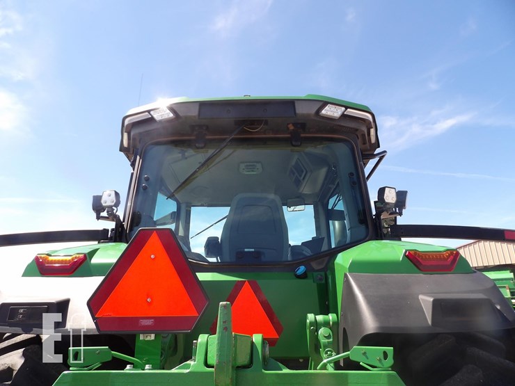 2022-john-deere-8r-370-image-36