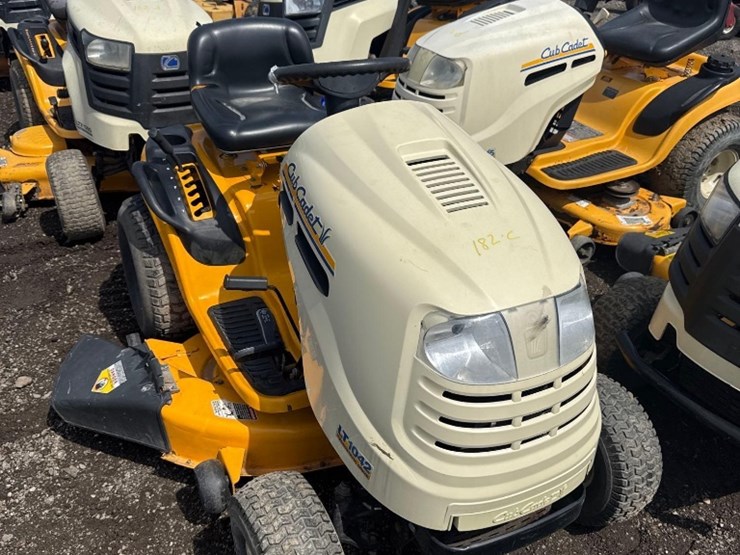 cub-cadet-lt1045-image-2