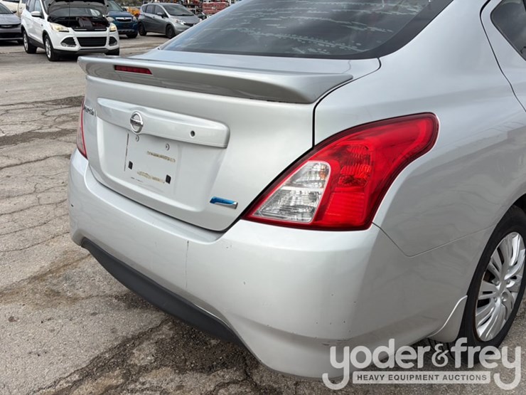 2015-nissan-versa-image-20