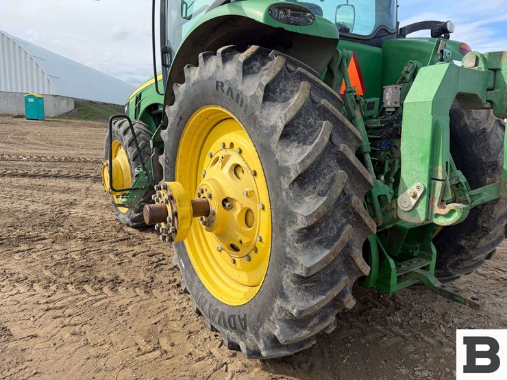 2011-john-deere-8310r-image-18