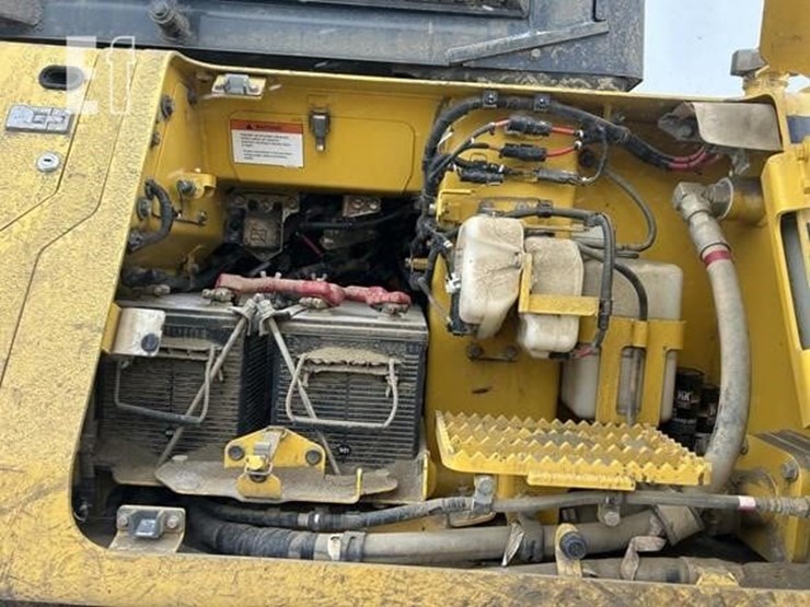 2017-komatsu-d61pxi-image-61