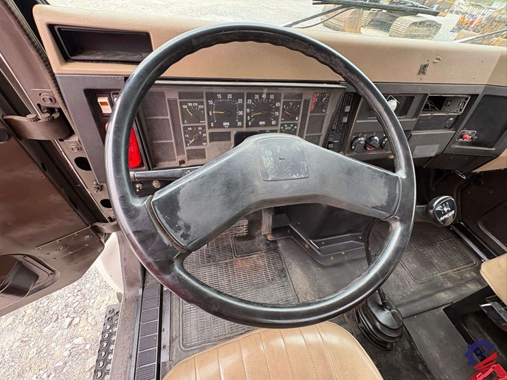 1993-international-4700-image-65