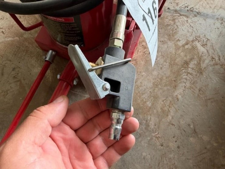 50-ton-air/hydraulic-bottle-jack--works/operates-image-3