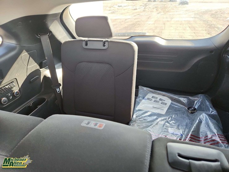 2015-hyundai-santa-fe-image-16