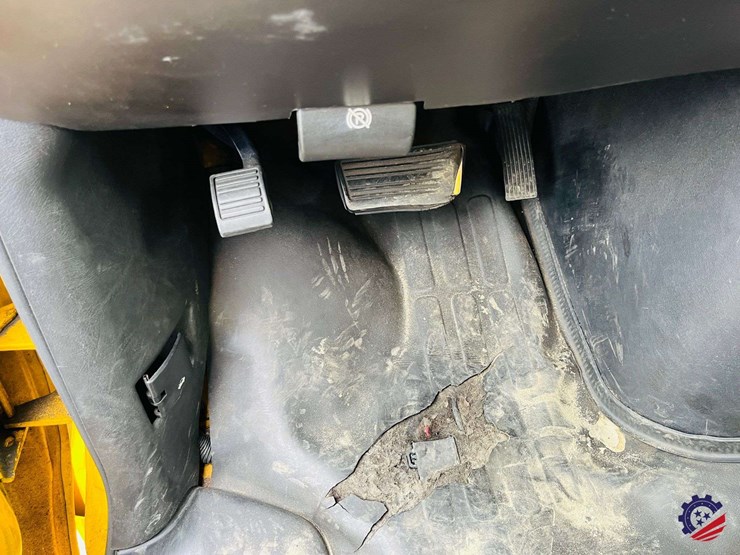 2009-gmc-savana-s/a-enclosed-roadside-service-truck-image-78