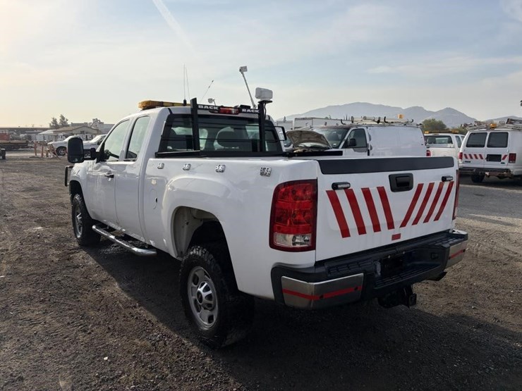 2012-gmc-sierra-2500-image-4