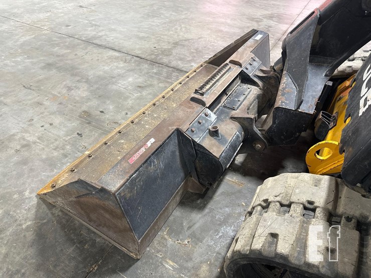 2021-jcb-3ts-8t-image-11