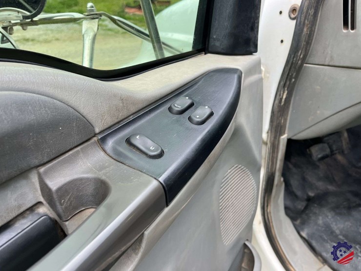 2006-ford-f750-image-43