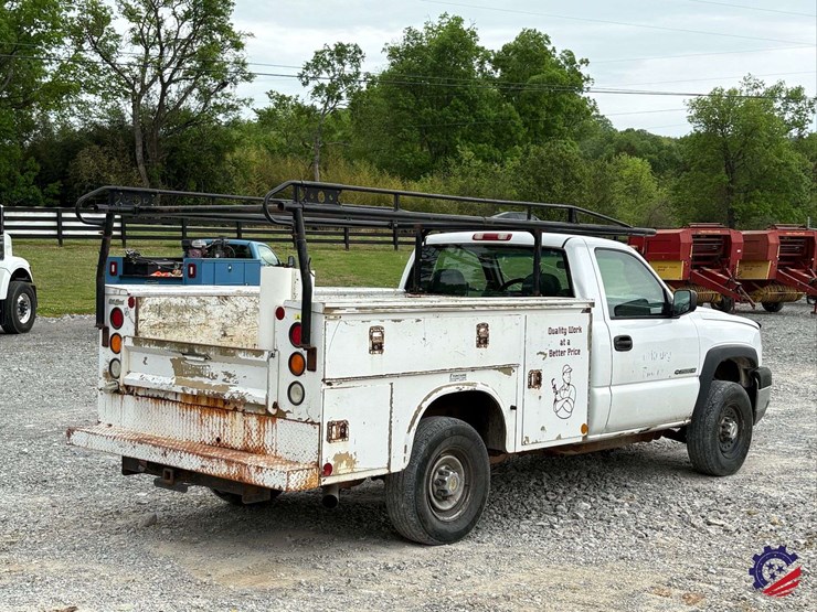 2005-chevrolet-silverado-2500hd-image-27
