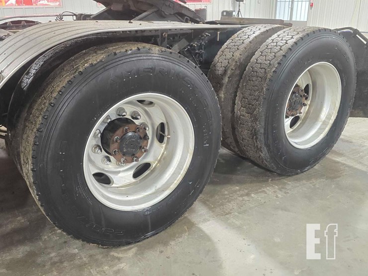 2017-mack-pinnacle-cxu613-image-24