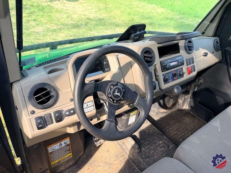 2024-john-deere-gator-xuv-835r-image-33