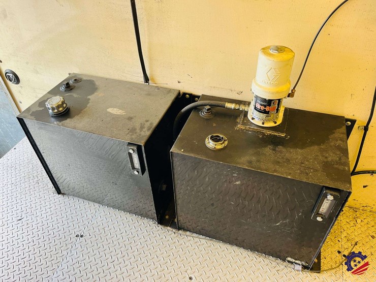 2009-gmc-savana-s/a-enclosed-roadside-service-truck-image-64