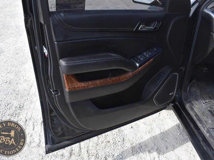 2015-chevrolet-tahoe-ltz-image-11