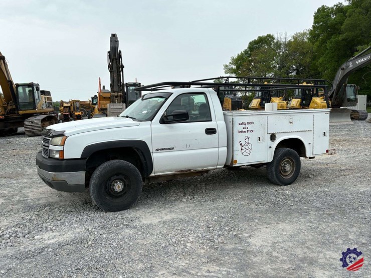 2005-chevrolet-silverado-2500hd-image-1