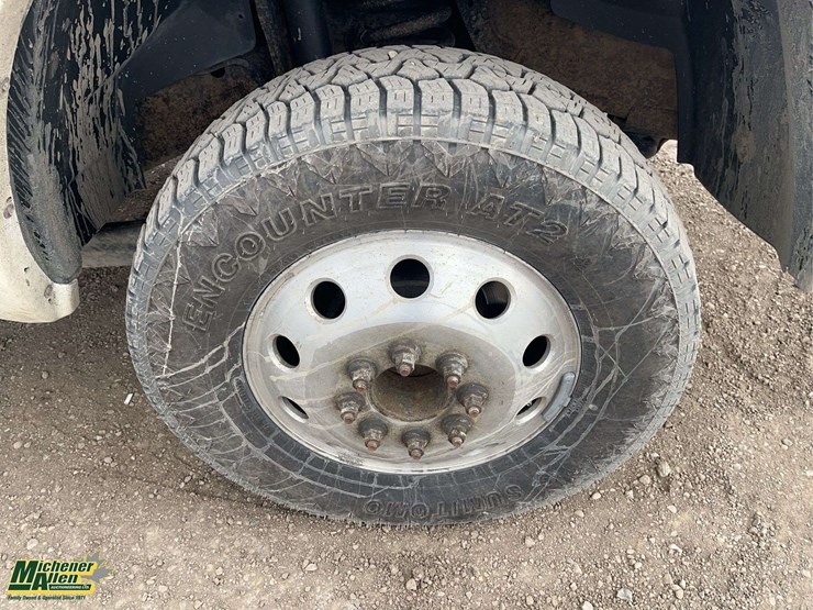 2015-dodge-3500-image-12