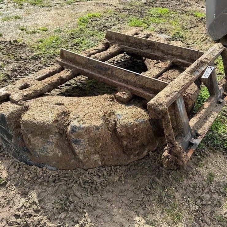 Universal Attach Tire Pusher