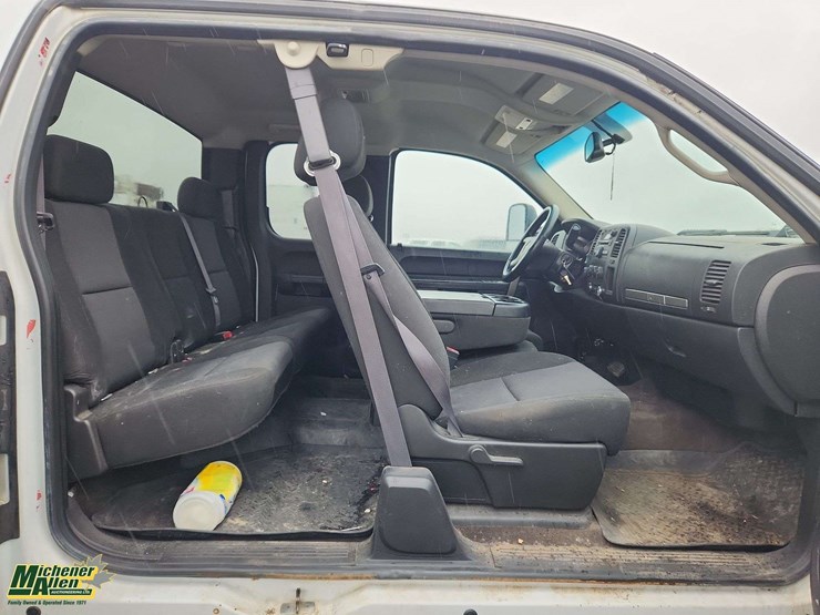 2011-gmc-sierra-2500hd-image-26