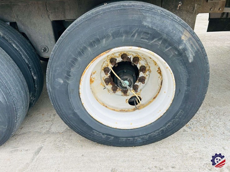 2015-vanguard-53-ft-image-22