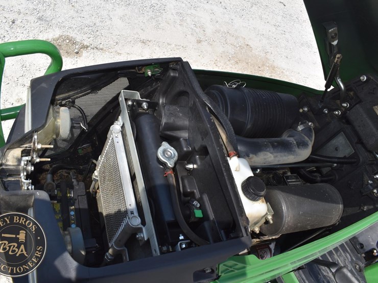 2017-john-deere-1025r-image-13