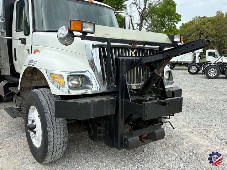 2007-international-sf525-t/a-dump-truck-image-16