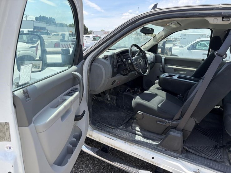 2012-gmc-sierra-3500-image-12