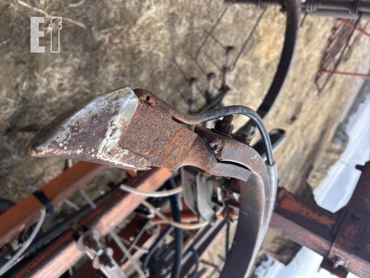 morris-anhydrous-chisel-plow-2859-image-11