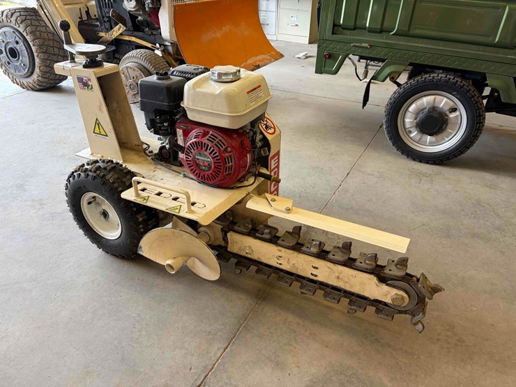edco-gas-trencher-image-1