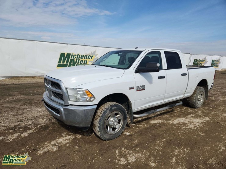 2013-dodge-2500-image-1