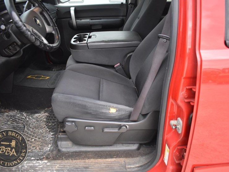 2009-chevrolet-silverado-1500-lt-image-18