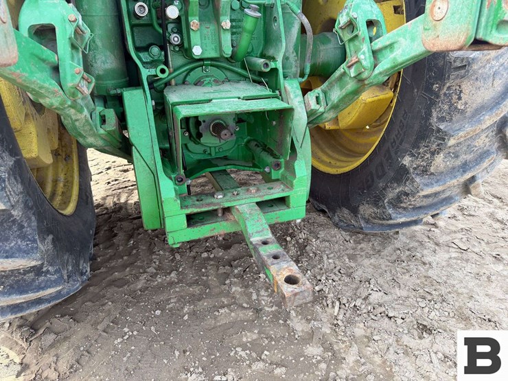 2011-john-deere-8310r-image-21