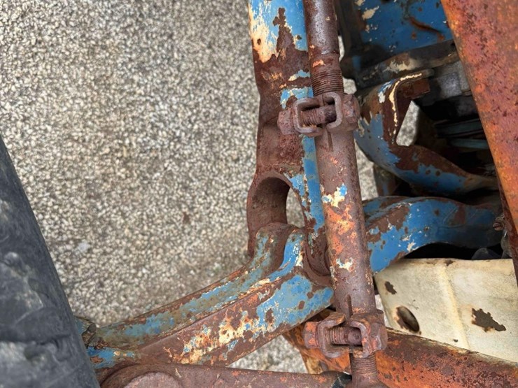 1974-ford-4000-image-24