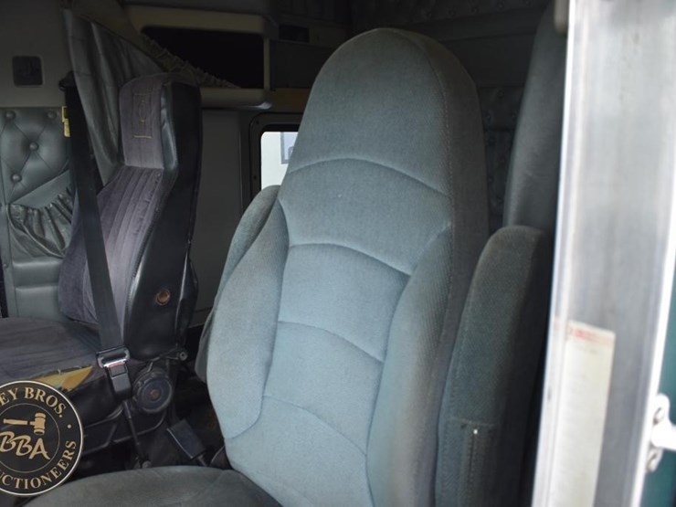 2000-kenworth-t600-image-35