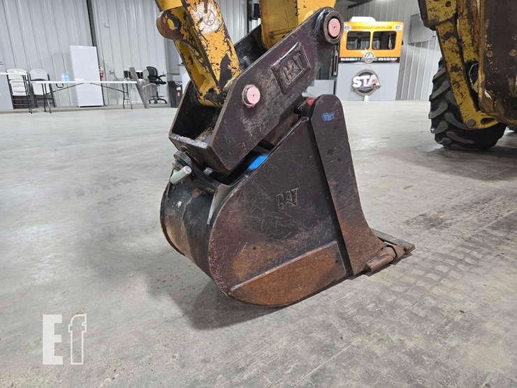 2022-caterpillar-416-image-16