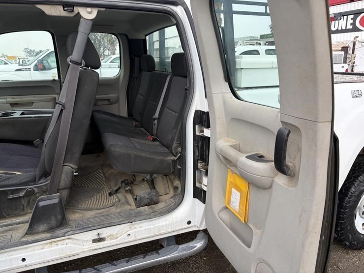 2012-gmc-sierra-2500-image-11