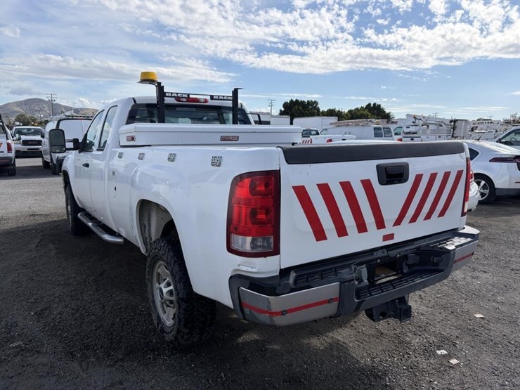 2012-gmc-sierra-2500-image-4