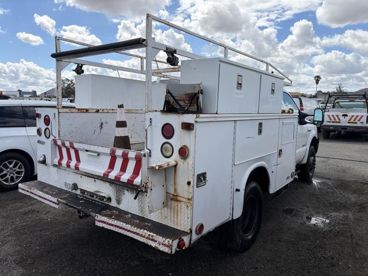 2005-ford-f350-image-3