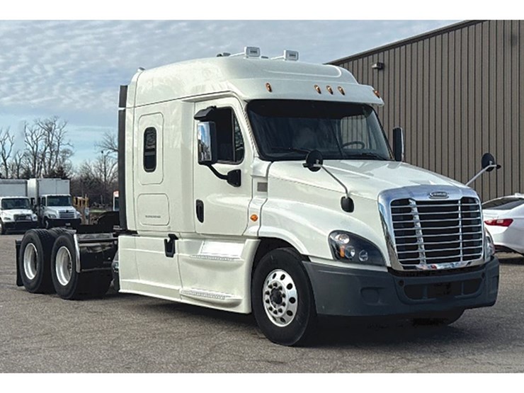 2019-freightliner-cascadia-125-image-1