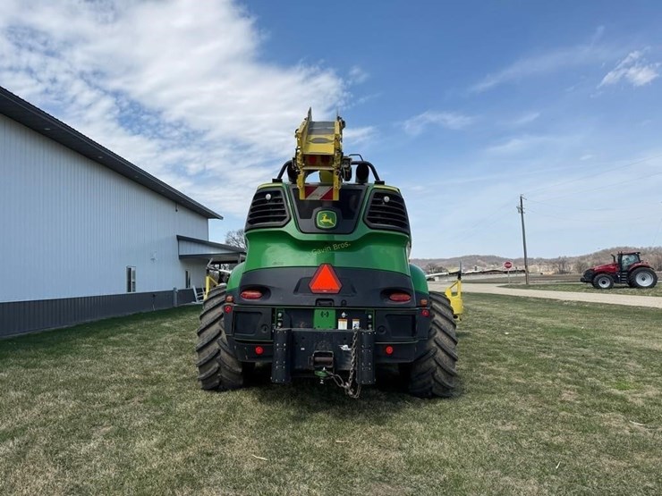 2019-john-deere-9700i-image-6