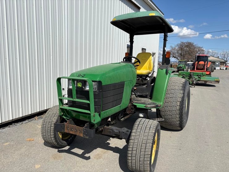 john-deere-4710-image-3
