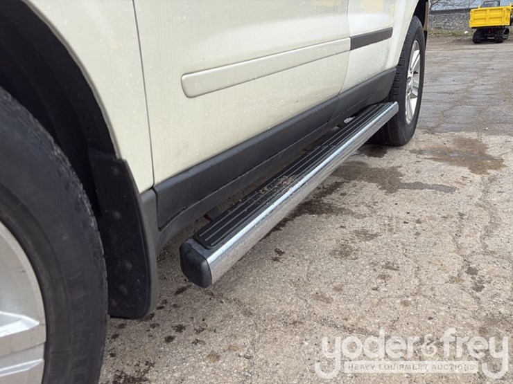 2013-chevrolet-traverse-image-8